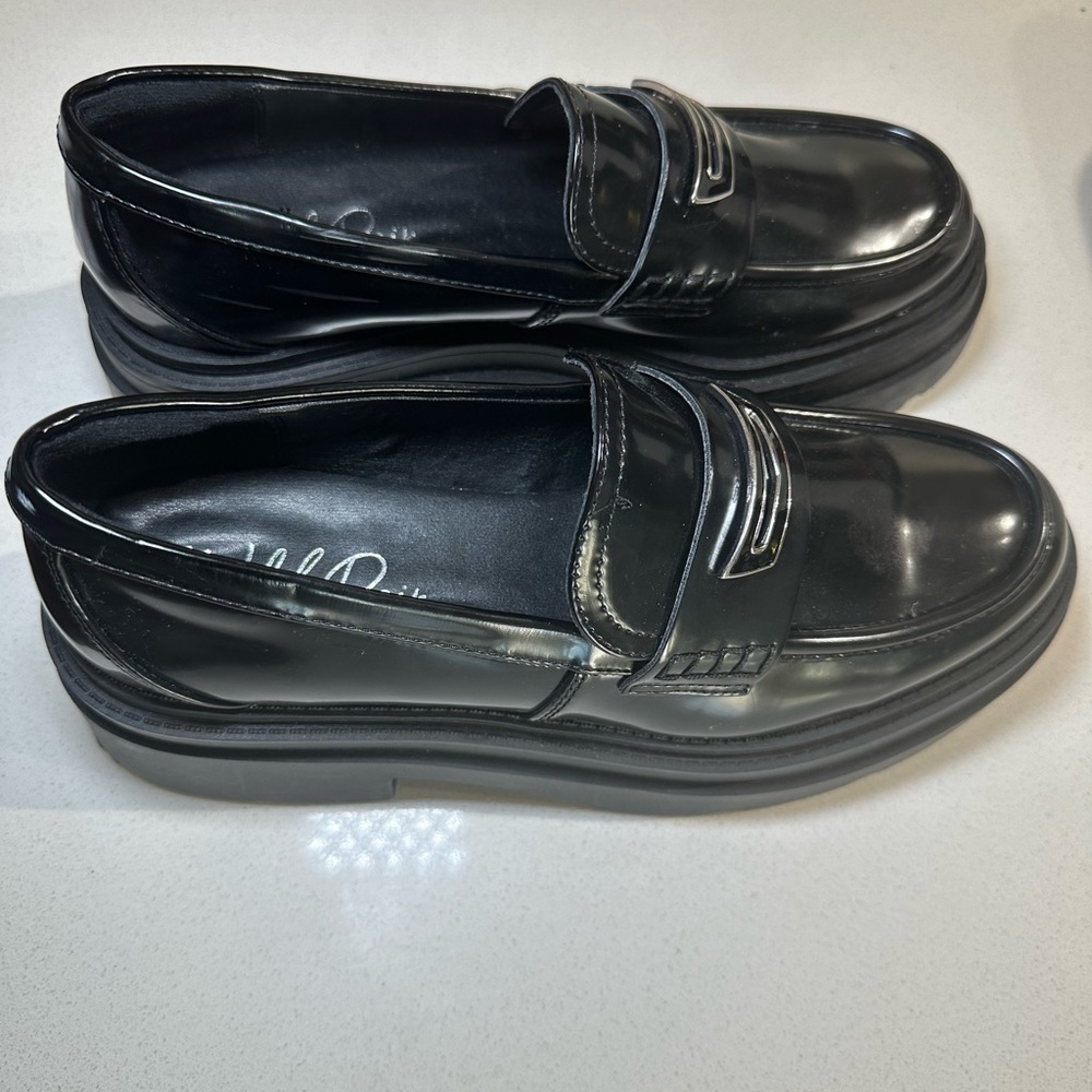 Trend Alert ‼️ WILD PAIR PLATFORM Loafers- NEVER WORN